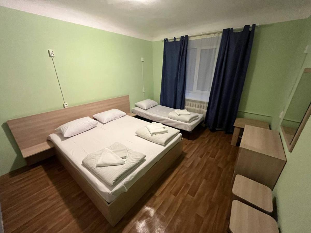 Fox Hostel Kiev Buitenkant foto
