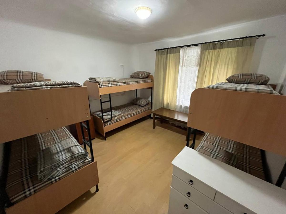 Fox Hostel Kiev Buitenkant foto