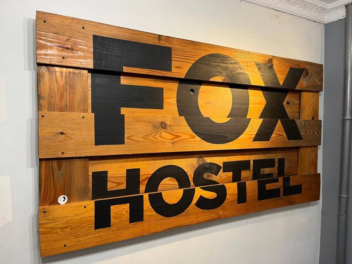 Fox Hostel Kiev Buitenkant foto